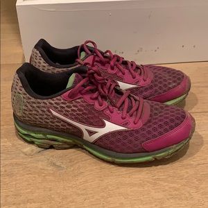 Women’s Mizuno Wave Rider 18
